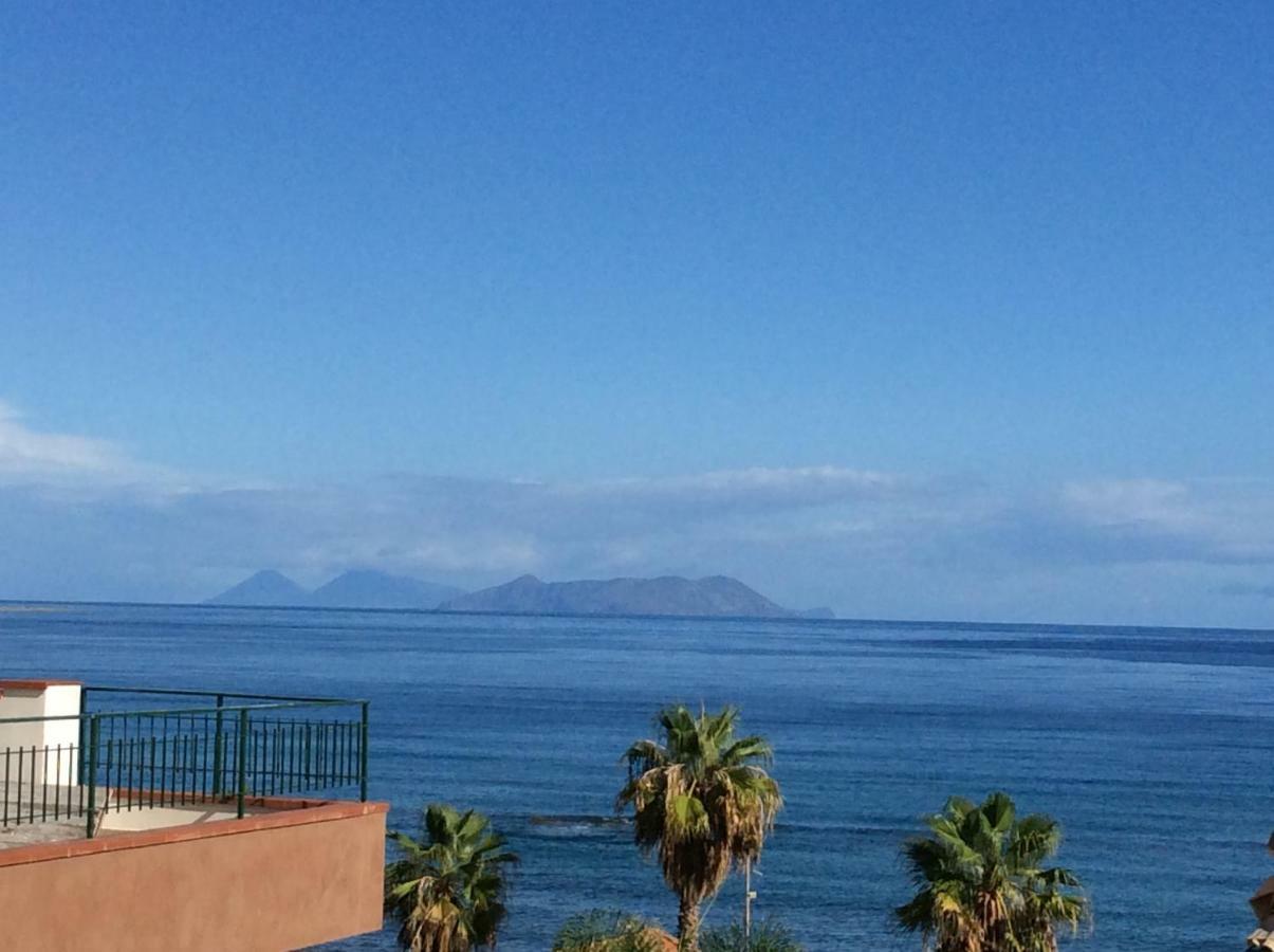 Golfo Di Tindari Apartments Falcone Room photo
