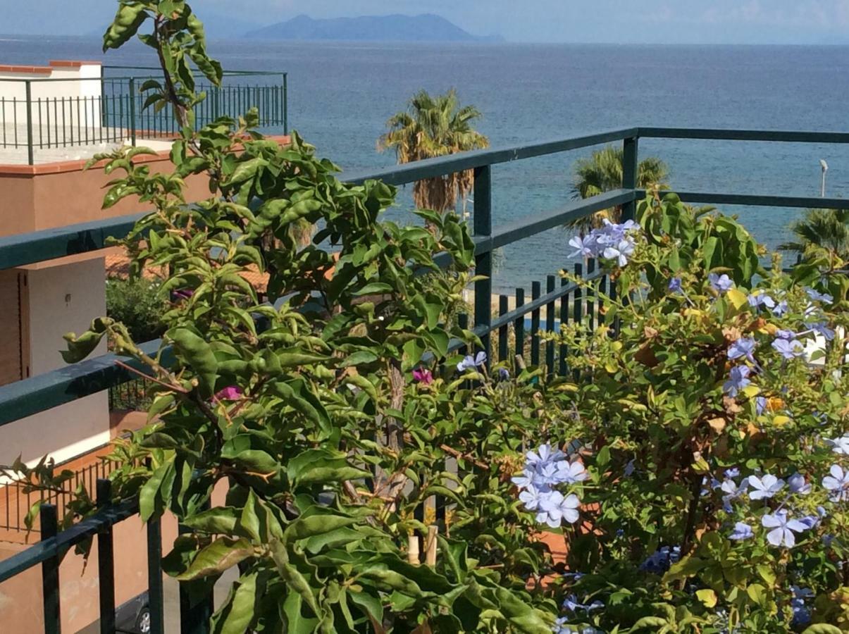 Golfo Di Tindari Apartments Falcone Exterior photo