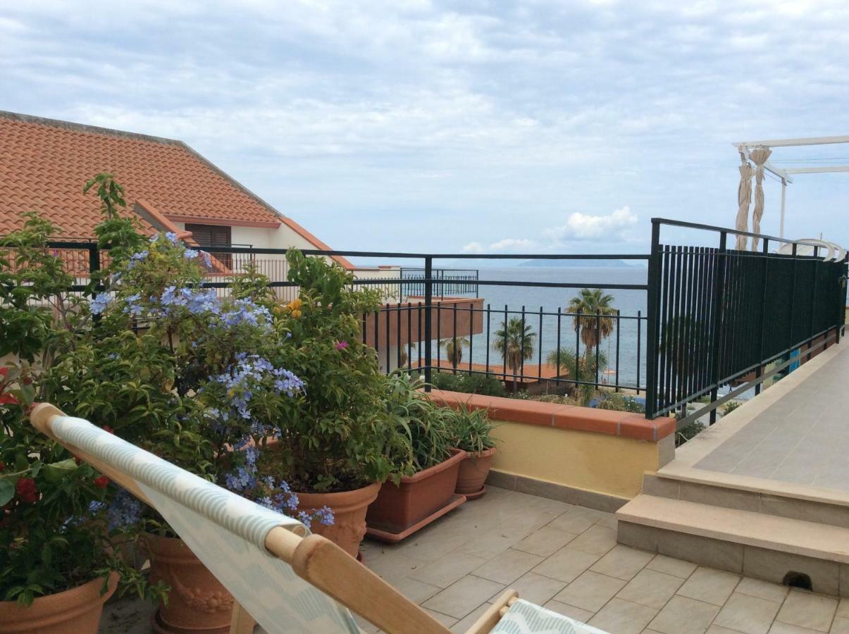 Golfo Di Tindari Apartments Falcone Exterior photo